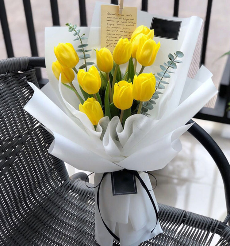 Yellow Tulip Bouquet